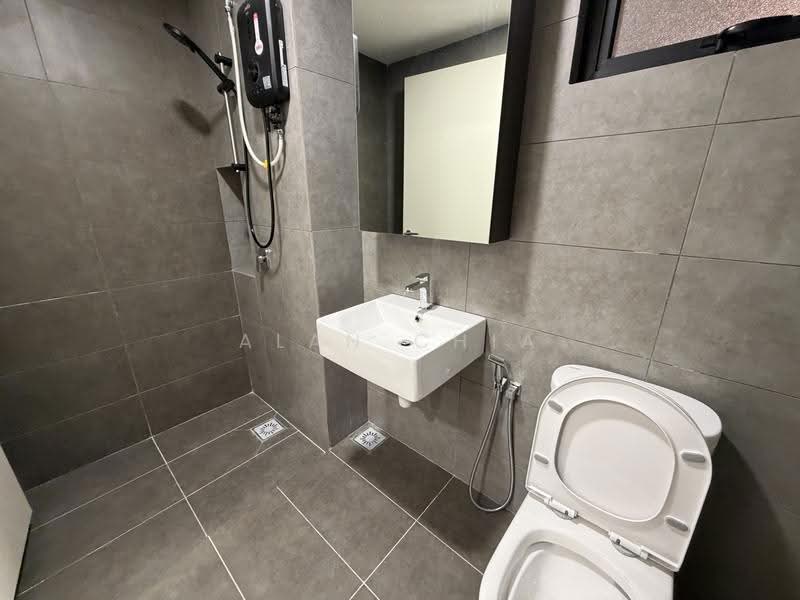 Kondominium untuk Disewa di D'Terra Residences - Alan Chia - Bathroom - PropertyGuru.com.my