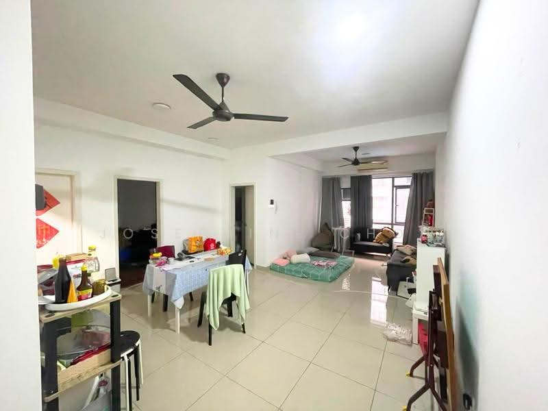 Kediaman Servis untuk Disewa di Utropolis Suites 1 - Josephine Chou - Living Room - PropertyGuru.com.my