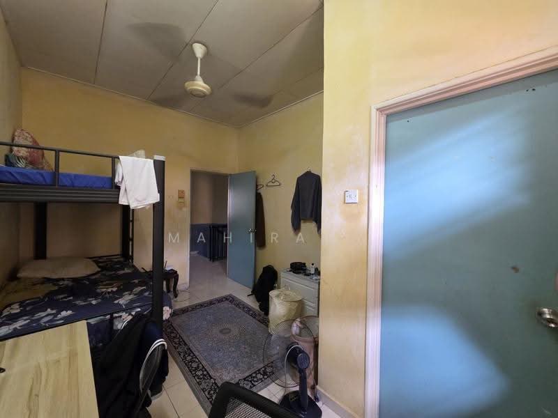 2-storey Terraced House for Sale in Bandar Baru Bangi (Selangor) - Mahirah . - Bedroom - PropertyGuru.com.my