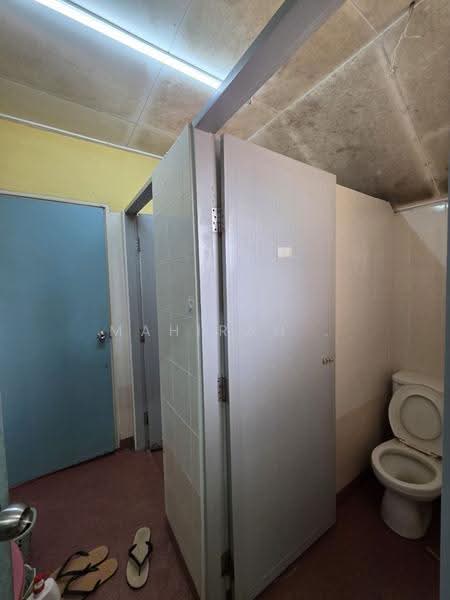 2-storey Terraced House for Sale in Bandar Baru Bangi (Selangor) - Mahirah . - Bathroom - PropertyGuru.com.my