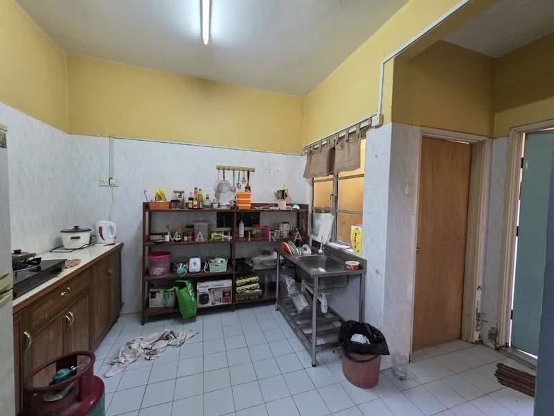 2-storey Terraced House for Sale in Bandar Baru Bangi (Selangor) - Mahirah . - Kitchen - PropertyGuru.com.my