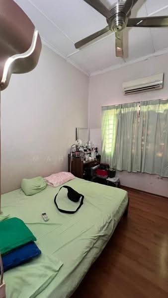 Terraced House for Sale in Taman Pinggiran Usj (Subang Jaya) - Mahirah . - Bedroom - PropertyGuru.com.my