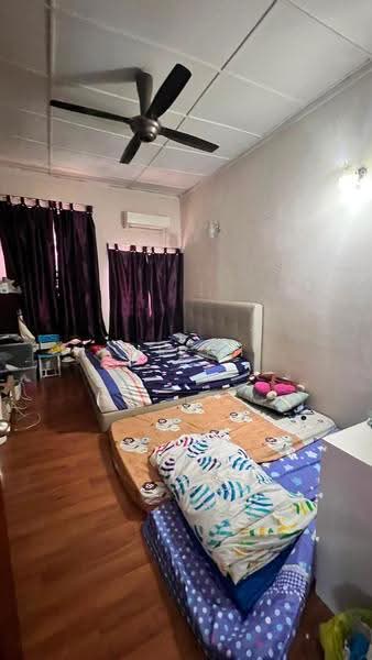Terraced House for Sale in Taman Pinggiran Usj (Subang Jaya) - Mahirah . - Bedroom - PropertyGuru.com.my