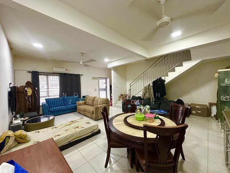 2-storey Terraced House for Sale in Kuala Selangor (Selangor) - NORFADILAH ZAINUDDIN - Living Room - PropertyGuru.com.my