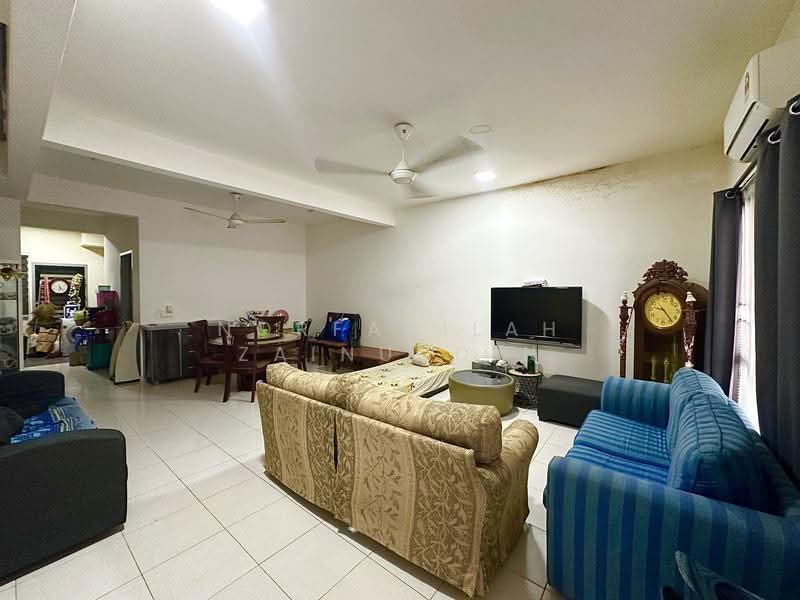 2-storey Terraced House for Sale in Kuala Selangor (Selangor) - NORFADILAH ZAINUDDIN - Living Room - PropertyGuru.com.my