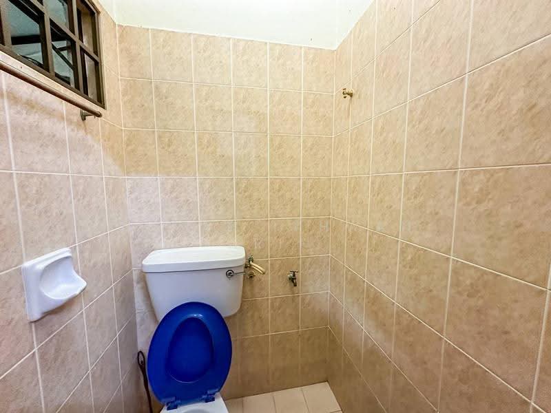 Semi-Detached House for Sale in Bukit Gasing (Petaling Jaya) - Ahmad Ikhwan Arif - Bathroom - PropertyGuru.com.my