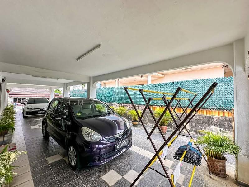 Semi-Detached House for Sale in Bukit Gasing (Petaling Jaya) - Ahmad Ikhwan Arif - Car Park - PropertyGuru.com.my