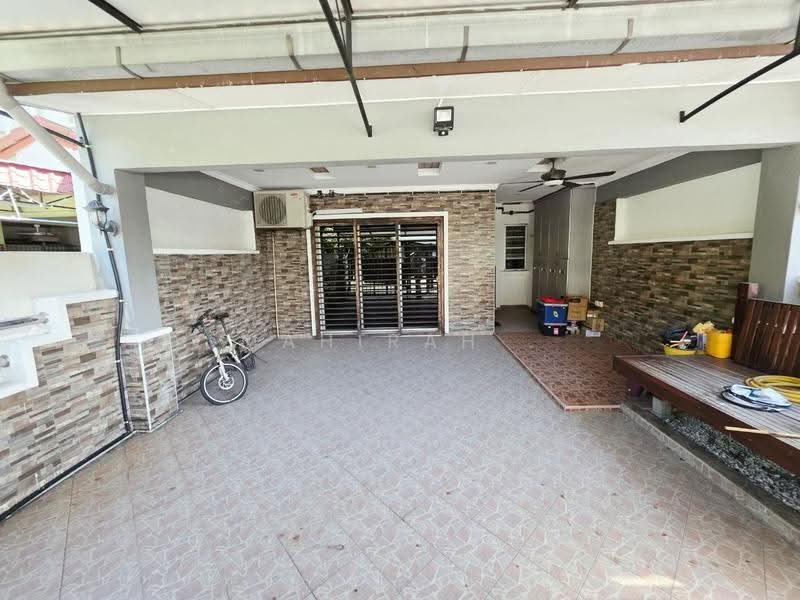 Rumah Teres untuk Dijual di Taman Pinggiran Usj (Subang Jaya) - Mahirah . - Exterior - PropertyGuru.com.my