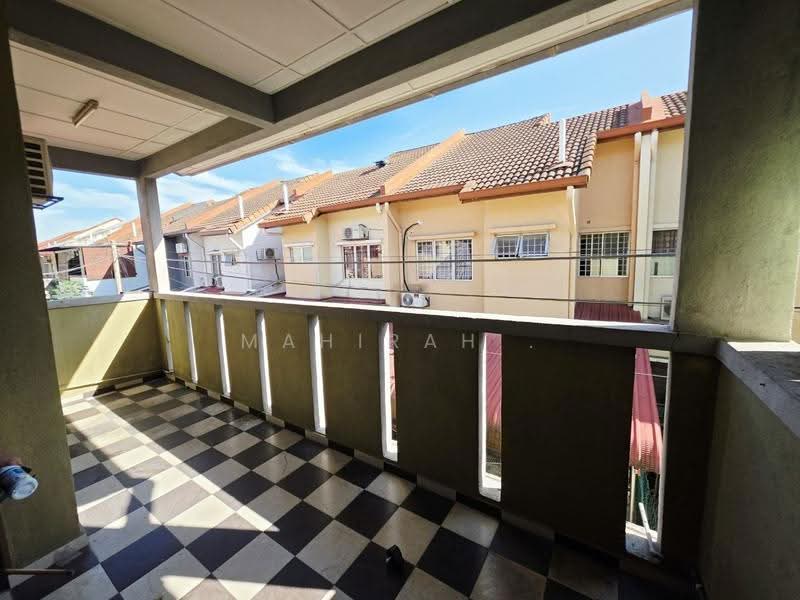 Rumah Teres untuk Dijual di Taman Pinggiran Usj (Subang Jaya) - Mahirah . - Balcony - PropertyGuru.com.my