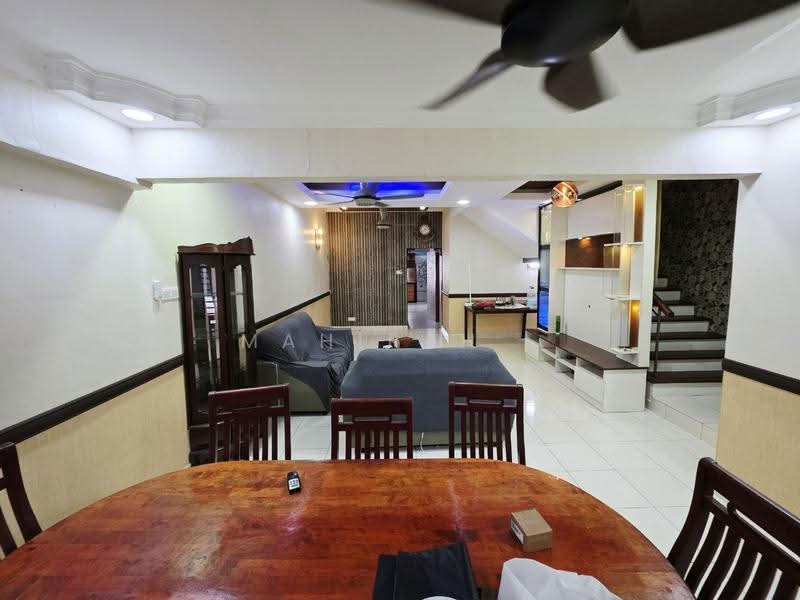 Rumah Teres untuk Dijual di Taman Pinggiran Usj (Subang Jaya) - Mahirah . - Living Room - PropertyGuru.com.my