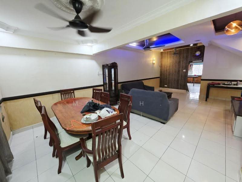 Rumah Teres untuk Dijual di Taman Pinggiran Usj (Subang Jaya) - Mahirah . - Living Room - PropertyGuru.com.my