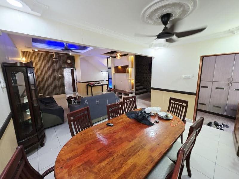 Rumah Teres untuk Dijual di Taman Pinggiran Usj (Subang Jaya) - Mahirah . - Living Room - PropertyGuru.com.my
