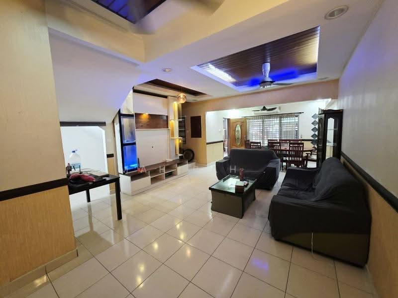 Rumah Teres untuk Dijual di Taman Pinggiran Usj (Subang Jaya) - Mahirah . - Living Room - PropertyGuru.com.my