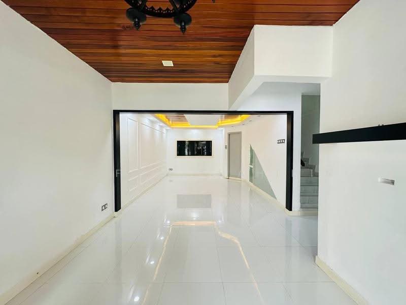 3-storey Terraced House for Sale in Selayang (Selangor) - Shafika Shahidin - Interior - PropertyGuru.com.my