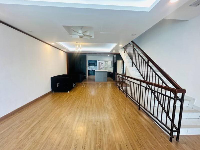 3-storey Terraced House for Sale in Selayang (Selangor) - Shafika Shahidin - Living Room - PropertyGuru.com.my