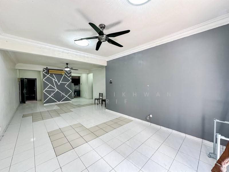 Kondominium untuk Dijual di Bukit OUG Condominiums - Ahmad Ikhwan Arif - Living Room - PropertyGuru.com.my