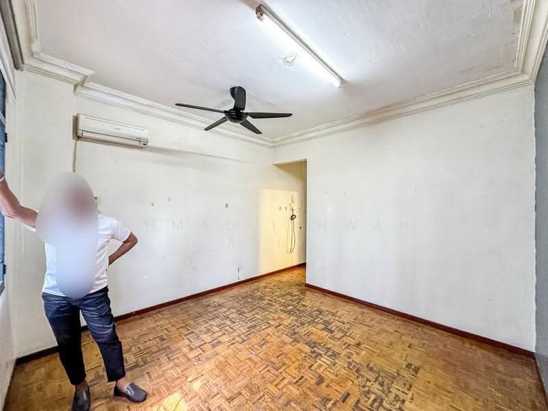 Kondominium untuk Dijual di Bukit OUG Condominiums - Ahmad Ikhwan Arif - Living Room - PropertyGuru.com.my