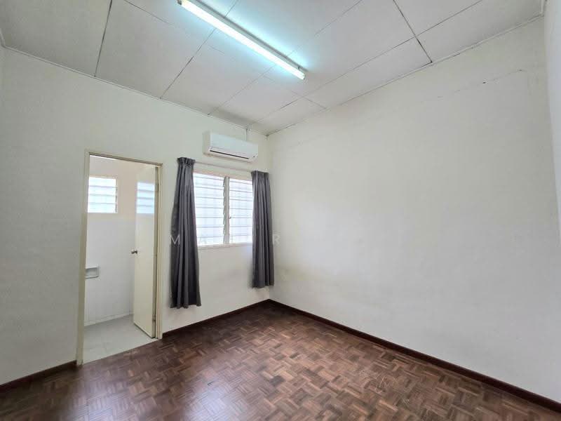 2-storey Terraced House for Sale in Bandar Bukit Mahkota (Bangi) - Mahirah . - Interior - PropertyGuru.com.my