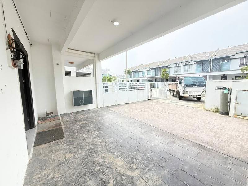 2-storey Terraced House for Sale in Saujana Utama (Puncak Alam) - NORFADILAH ZAINUDDIN - Exterior - PropertyGuru.com.my
