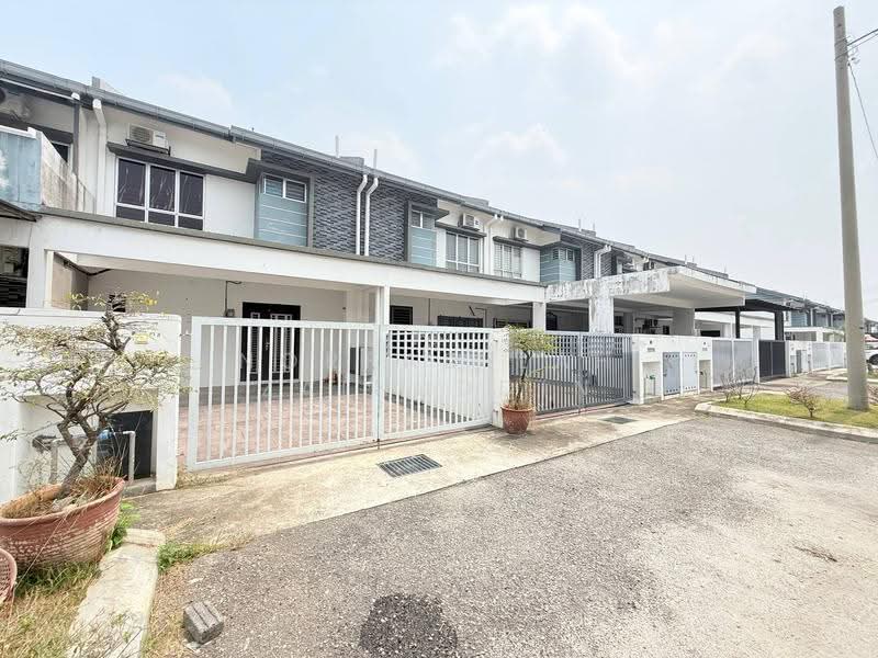 2-storey Terraced House for Sale in Saujana Utama (Puncak Alam) - NORFADILAH ZAINUDDIN - Exterior - PropertyGuru.com.my