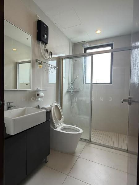 Kondominium untuk Disewa di Royal Strand @ Country Garden Danga Bay - Hong Charng Lee - Bathroom - PropertyGuru.com.my