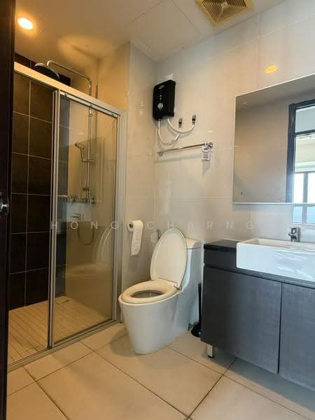 Kondominium untuk Disewa di Royal Strand @ Country Garden Danga Bay - Hong Charng Lee - Bathroom - PropertyGuru.com.my