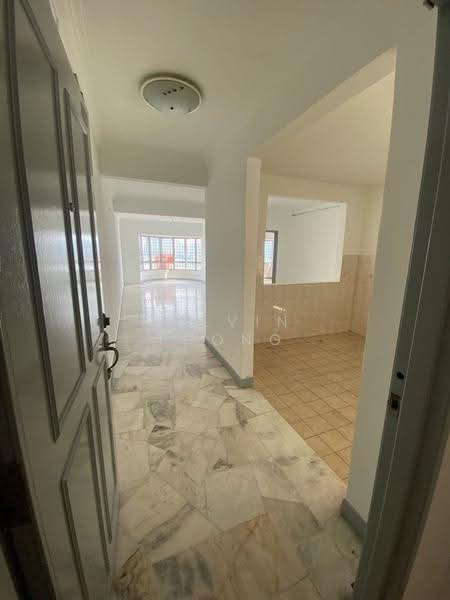 Pangsapuri untuk Disewa di Sri Intan 2 - Kelvin Thong - Entrance - PropertyGuru.com.my