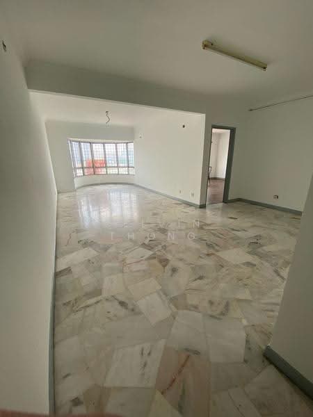 Pangsapuri untuk Disewa di Sri Intan 2 - Kelvin Thong - Living Room - PropertyGuru.com.my