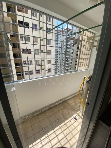 Pangsapuri untuk Disewa di Sri Intan 2 - Kelvin Thong - Balcony - PropertyGuru.com.my
