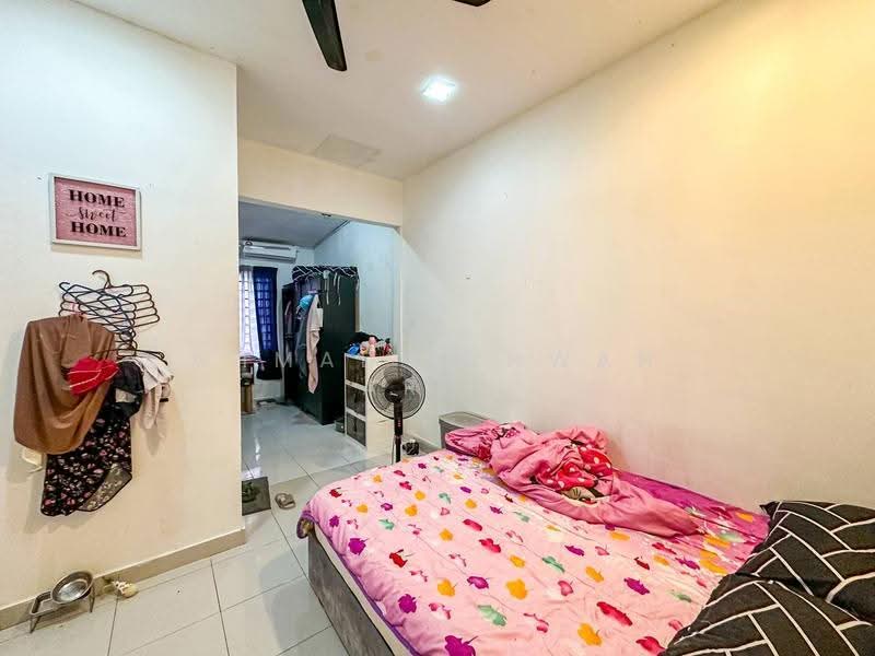 Semi-Detached House for Sale in Taman Pelangi Semenyih 2 (Semenyih) - Ahmad Ikhwan Arif - Bedroom - PropertyGuru.com.my