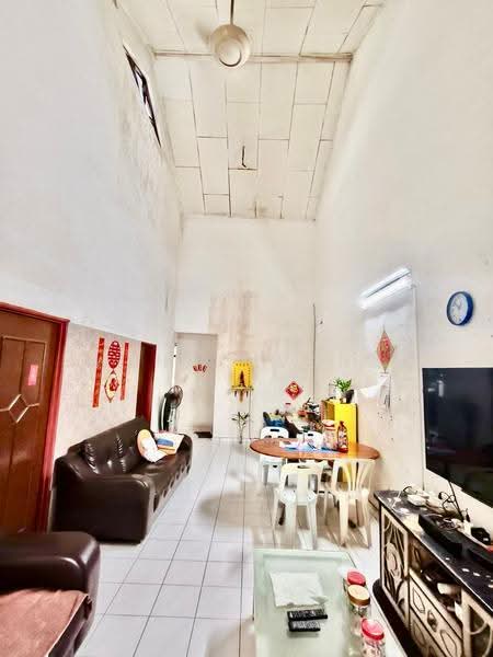 Rumah Teres 1-Tingkat untuk Dijual di Taman Daya (Johor Bahru) - Wendy Wong - Living Room - PropertyGuru.com.my
