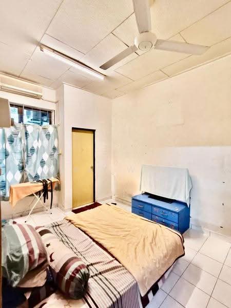 Rumah Teres 1-Tingkat untuk Dijual di Taman Daya (Johor Bahru) - Wendy Wong - Bedroom - PropertyGuru.com.my
