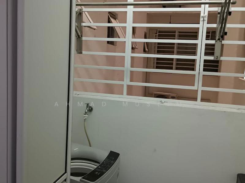 Kediaman Servis untuk Disewa di Savanna Executive Suite @ Southville City - Ahmad Muslim - Balcony - PropertyGuru.com.my
