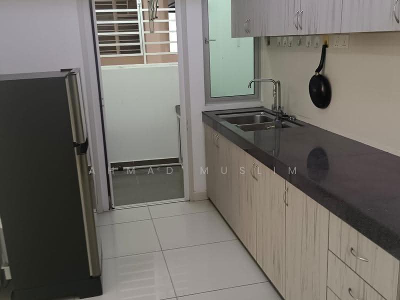 Kediaman Servis untuk Disewa di Savanna Executive Suite @ Southville City - Ahmad Muslim - Kitchen - PropertyGuru.com.my