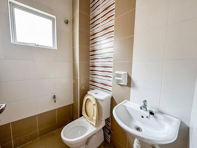 2-storey Terraced House for Sale in Denai Alam (Shah Alam) - Ahmad Ikhwan Arif - Bathroom - PropertyGuru.com.my