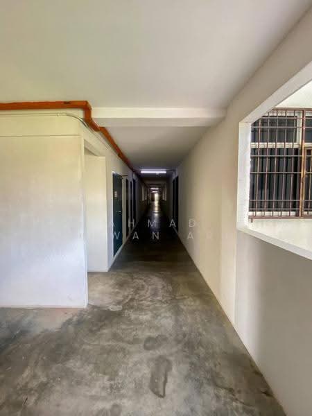 Pangsapuri untuk Dijual di Pangsapuri Seri Pinang - Ahmad Ikhwan Arif - Corridor - PropertyGuru.com.my