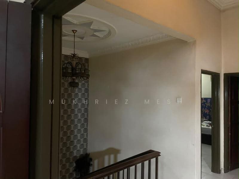 2-storey Terraced House for Sale in Taman Tampoi Utama (Johor Bahru) - Mukhriez Mesh - Upper family hall - PropertyGuru.com.my