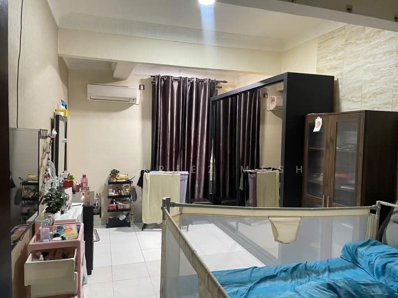 2-storey Terraced House for Sale in Taman Tampoi Utama (Johor Bahru) - Mukhriez Mesh - Bedroom 3 - PropertyGuru.com.my