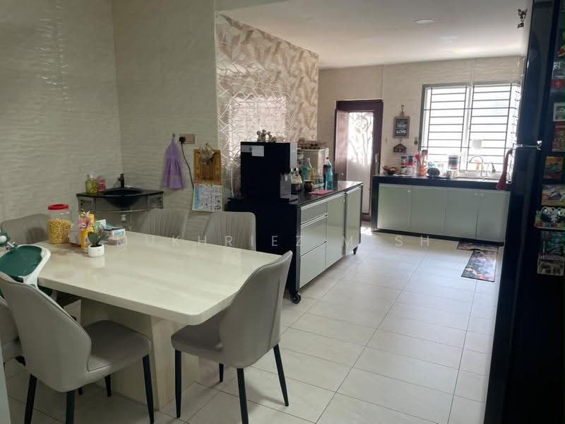 2-storey Terraced House for Sale in Taman Tampoi Utama (Johor Bahru) - Mukhriez Mesh - Dining - PropertyGuru.com.my