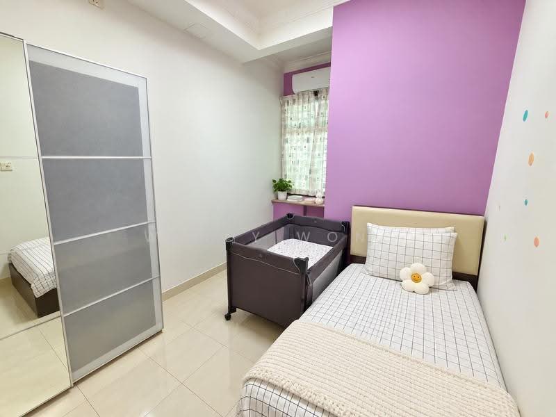1.5-storey Terraced House for Sale in Taman Daya (Johor Bahru) - Wendy Wong - Bedroom - PropertyGuru.com.my