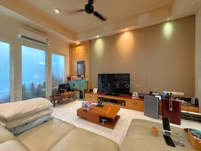 2.5-storey Terraced House for Sale in Tanjung Tokong (Penang) - Chris Teoh - Living Room - PropertyGuru.com.my