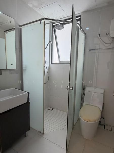 Condominium for Rent at Royal Strand @ Country Garden Danga Bay - Hong Charng Lee - Bathroom - PropertyGuru.com.my