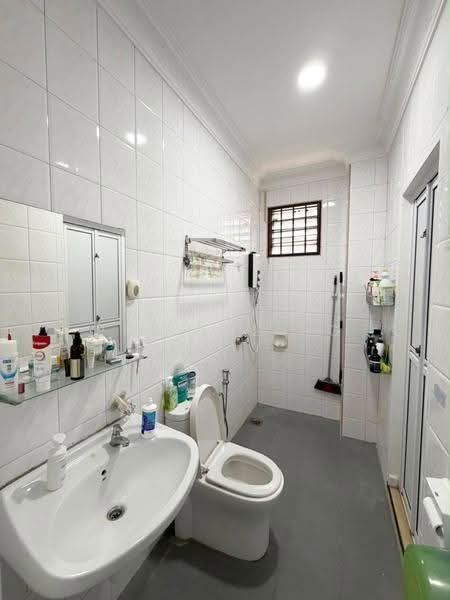 2-storey Terraced House for Sale in Permas Jaya (Johor Bahru) - Pauline Ng - Bathroom - PropertyGuru.com.my