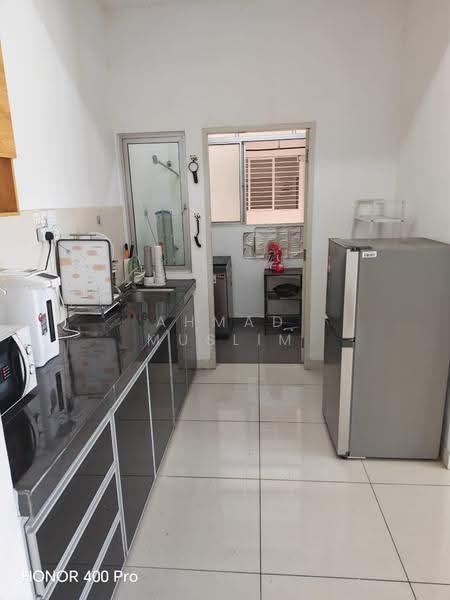 Kediaman Servis untuk Disewa di Savanna Executive Suite @ Southville City - Ahmad Muslim - Kitchen - PropertyGuru.com.my