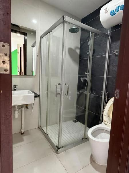 Kondominium untuk Disewa di Royal Strand @ Country Garden Danga Bay - Hong Charng Lee - Bathroom - PropertyGuru.com.my