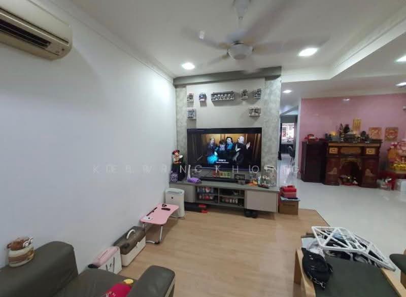 2-storey Terraced House for Sale in Usj 1 (Subang Jaya) - Kelvin Thong - Living Room - PropertyGuru.com.my
