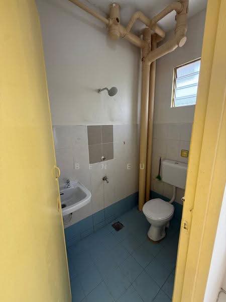 Apartment for Rent at Taman Seri Setanggi - Ben Eu - Bathroom - PropertyGuru.com.my