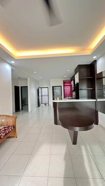 Kediaman Servis untuk Dijual di SuriaMas Suites - Yvonne Lim - Living Room - PropertyGuru.com.my