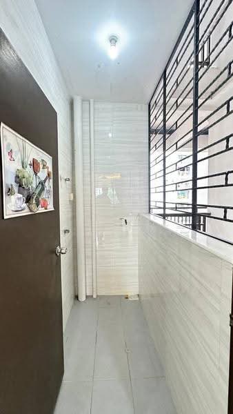 Kediaman Servis untuk Dijual di SuriaMas Suites - Yvonne Lim - Balcony - PropertyGuru.com.my
