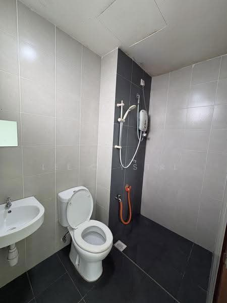 Service Residence for Rent at Ascotte Boulevard - Lee Crystal - Bathroom - PropertyGuru.com.my